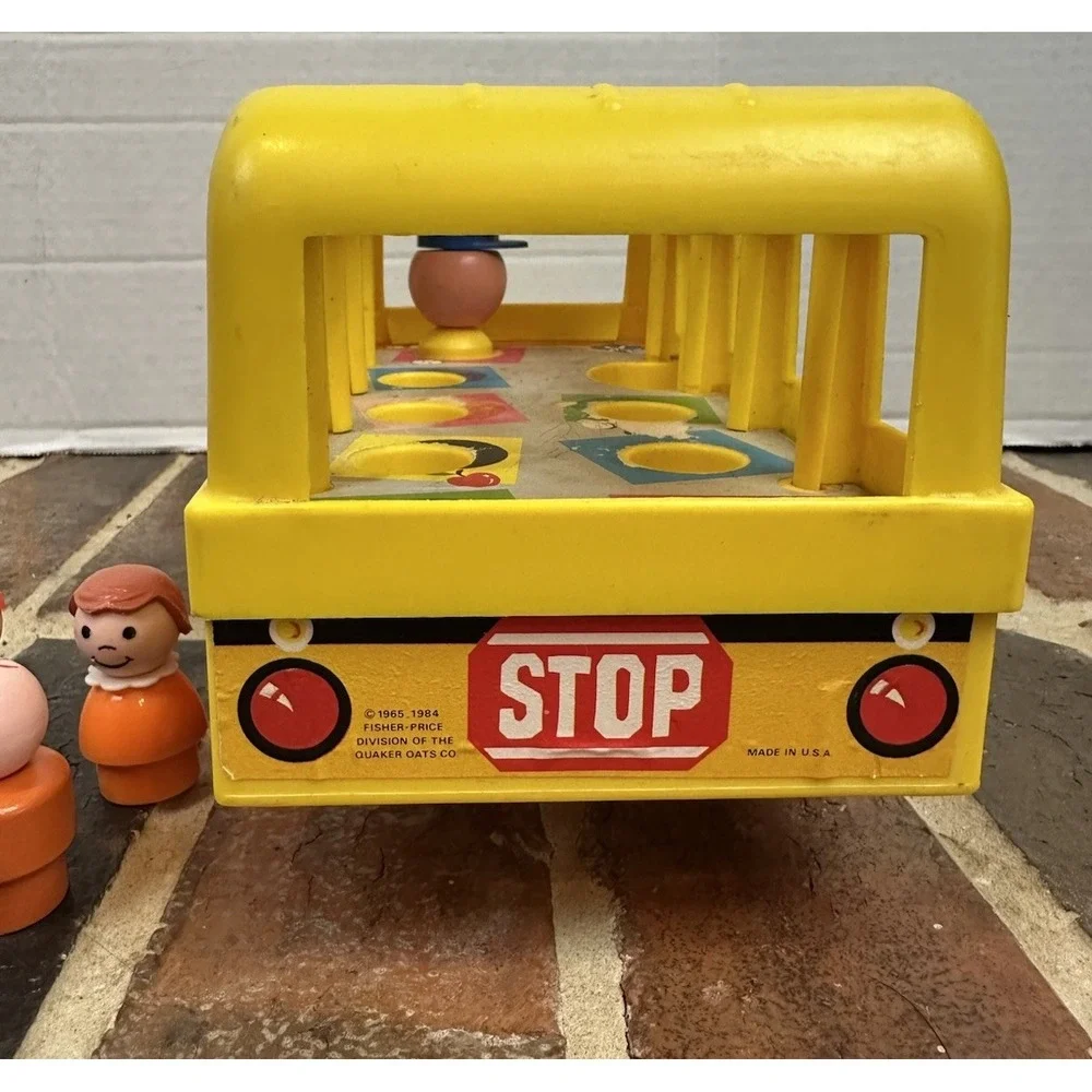 Vintage Fisher-Price Little People Yellow School Bus #192 1984 With 5 People